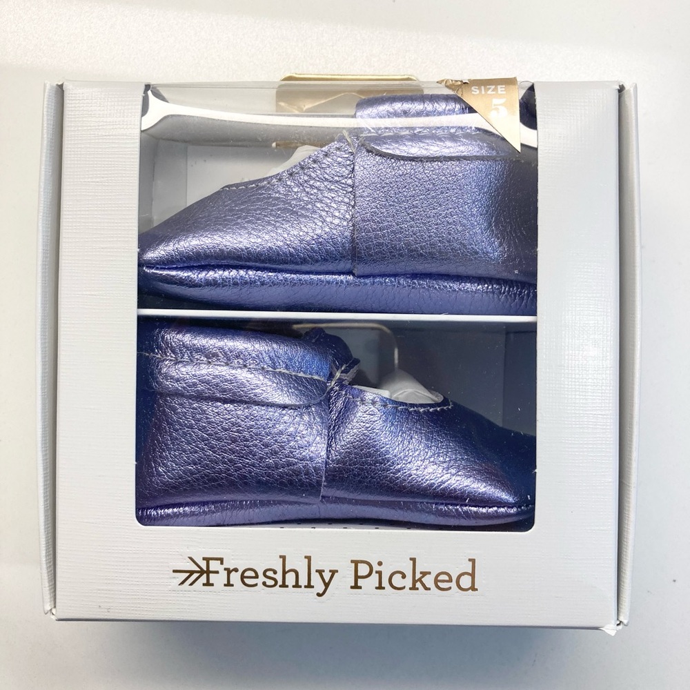 BNIB! FRESHLY PICKED Metallic Purple Ballet Flat - Picture 11 of 13